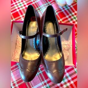 Classic Brown Mary Jane Shoes